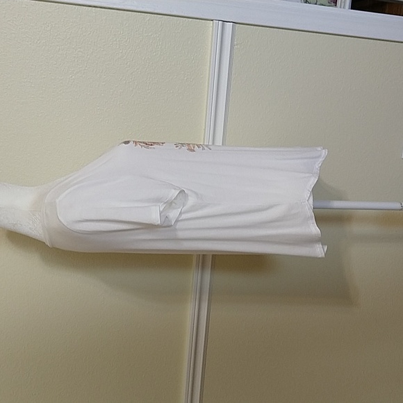 Hollister T-shirt - Picture 2 of 4